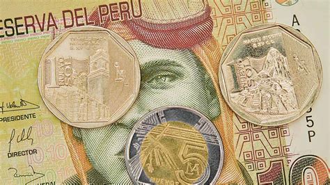 what is the official currency of peru